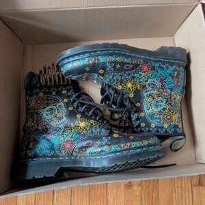 Dr. Martens 1460 Skull Boots